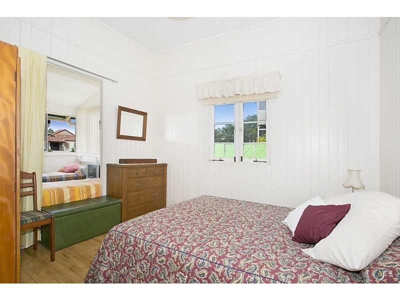 30 Ewart Street, Burleigh Heads QLD 4220