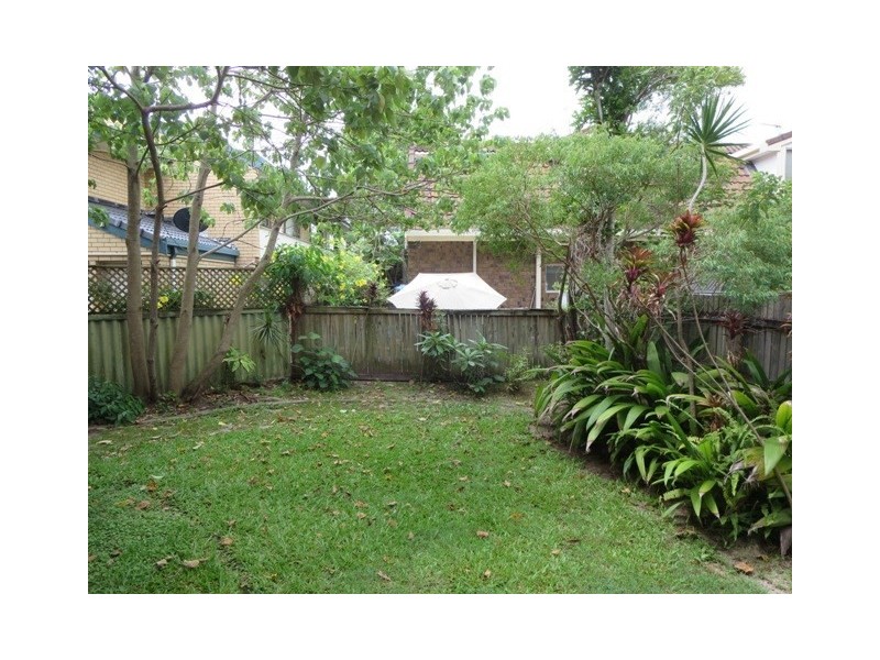 25/17 Duet Drive, Mermaid Waters QLD 4218