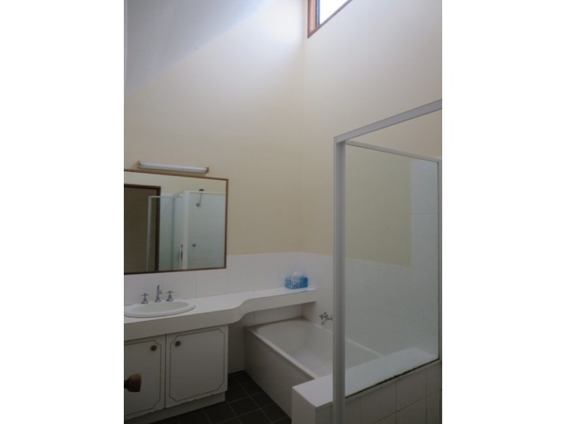 25/17 Duet Drive, Mermaid Waters QLD 4218