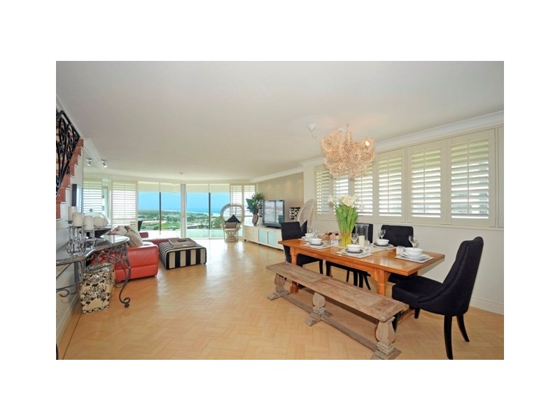 Apt 42, 18 Macarthur Parade “Yachting Towers”, Main Beach QLD 4217