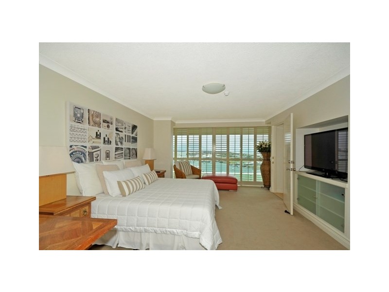 Apt 42, 18 Macarthur Parade “Yachting Towers”, Main Beach QLD 4217
