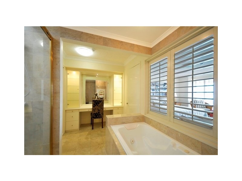 Apt 42, 18 Macarthur Parade “Yachting Towers”, Main Beach QLD 4217