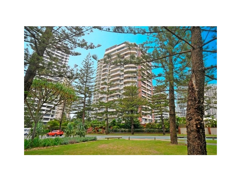Apt 42, 18 Macarthur Parade “Yachting Towers”, Main Beach QLD 4217