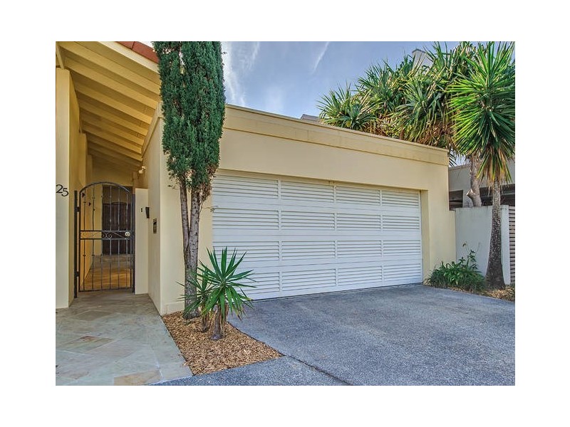 2/25 Hilda Street, Mermaid Beach QLD 4218