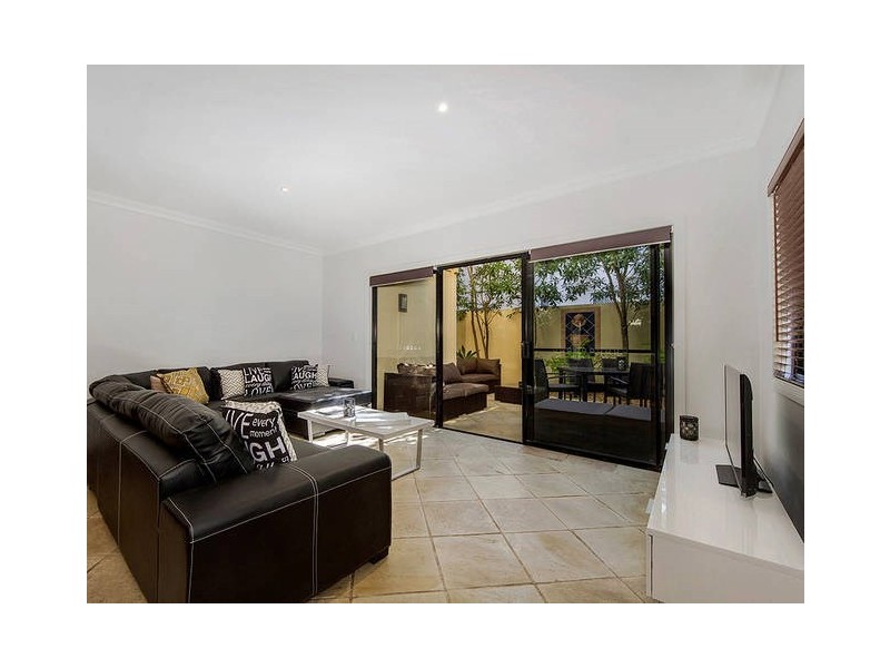 1/25 Hilda Street, Mermaid Beach QLD 4218