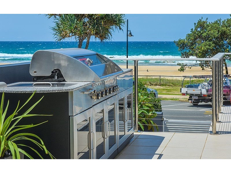 824 Pacific Parade, Currumbin QLD 4223