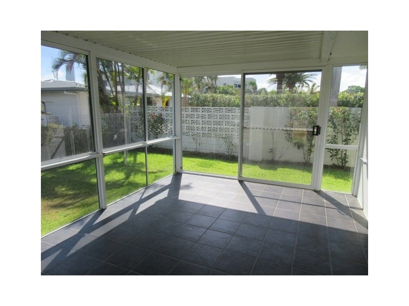 139 Monaco Street, Broadbeach Waters QLD 4218