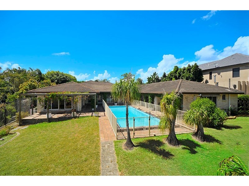 58 River Crescent, Broadbeach Waters QLD 4218