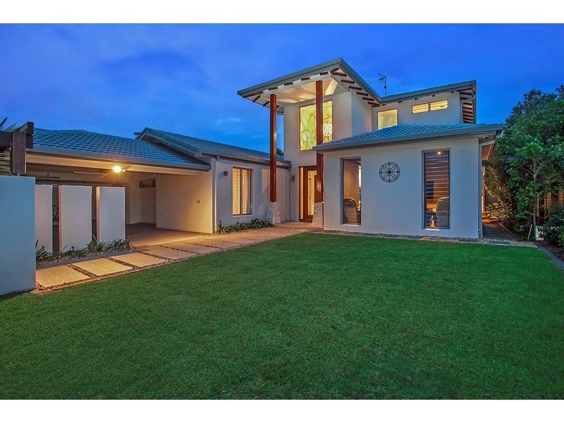 7 Coobowie Street, Broadbeach Waters QLD 4218