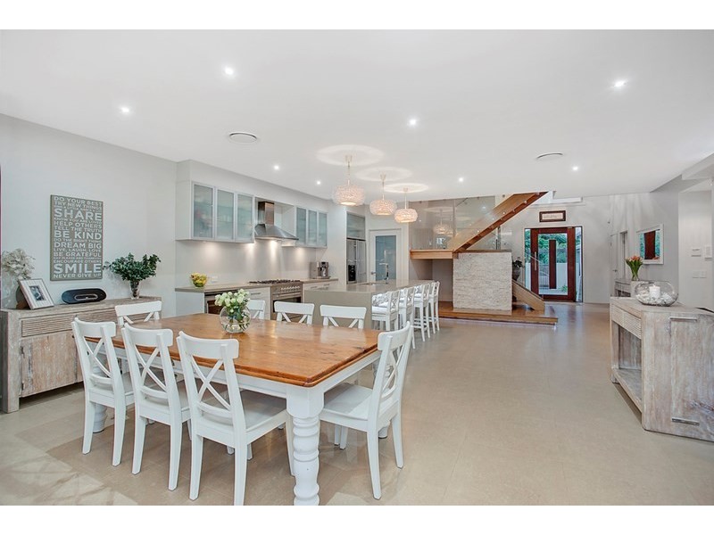 7 Coobowie Street, Broadbeach Waters QLD 4218