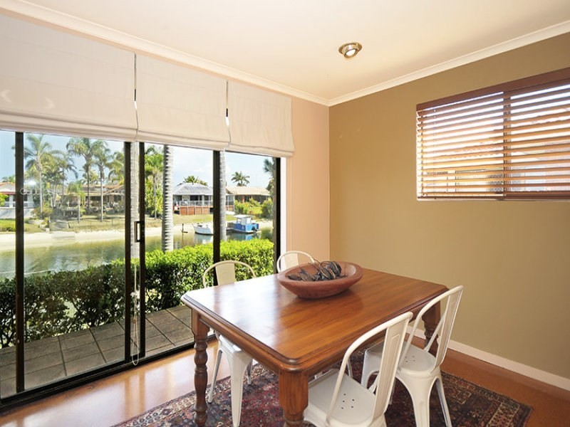 9 Pilot Court, Mermaid Waters QLD 4218