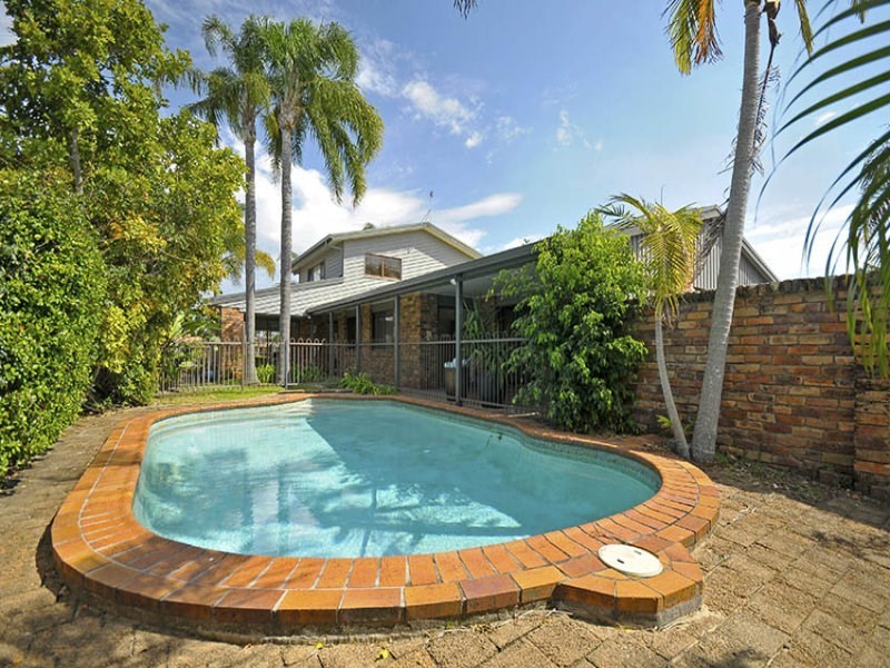 9 Pilot Court, Mermaid Waters QLD 4218