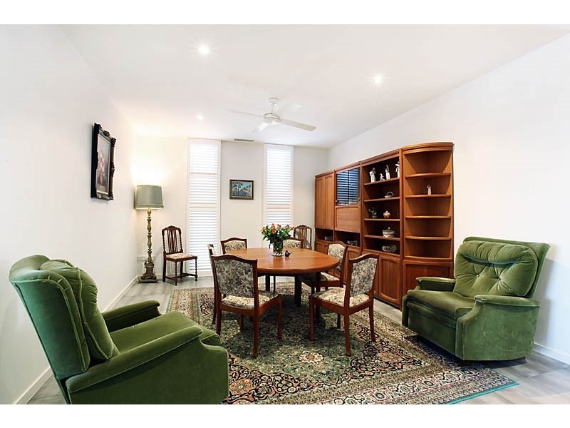 18 Merrimac Boulevard, Broadbeach Waters QLD 4218