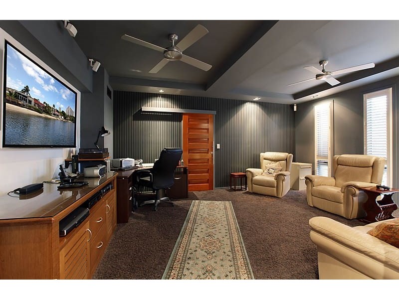 18 Merrimac Boulevard, Broadbeach Waters QLD 4218