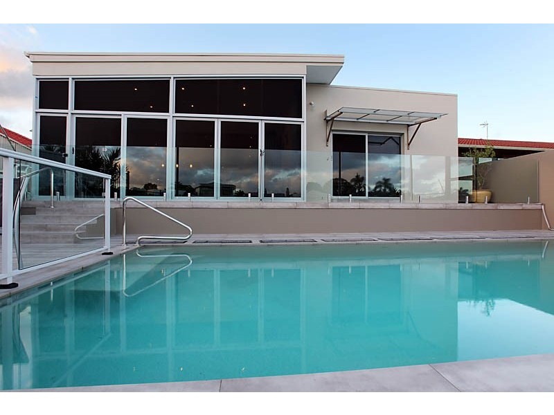 18 Merrimac Boulevard, Broadbeach Waters QLD 4218