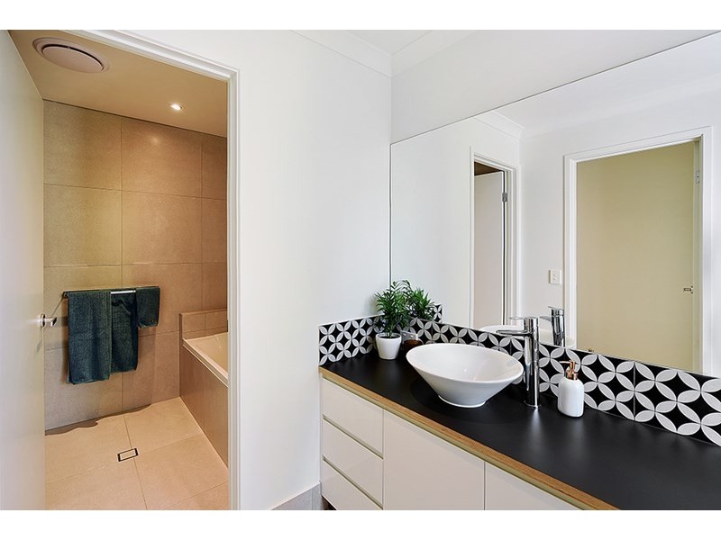 2/442 Coolangatta Road, Tugun QLD 4224
