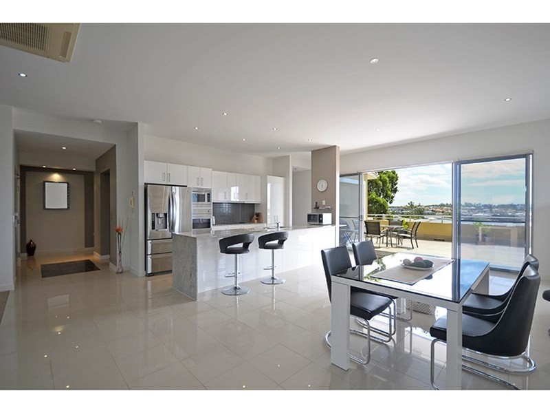18/10 Valbonne Avenue, Varsity Lakes QLD 4227
