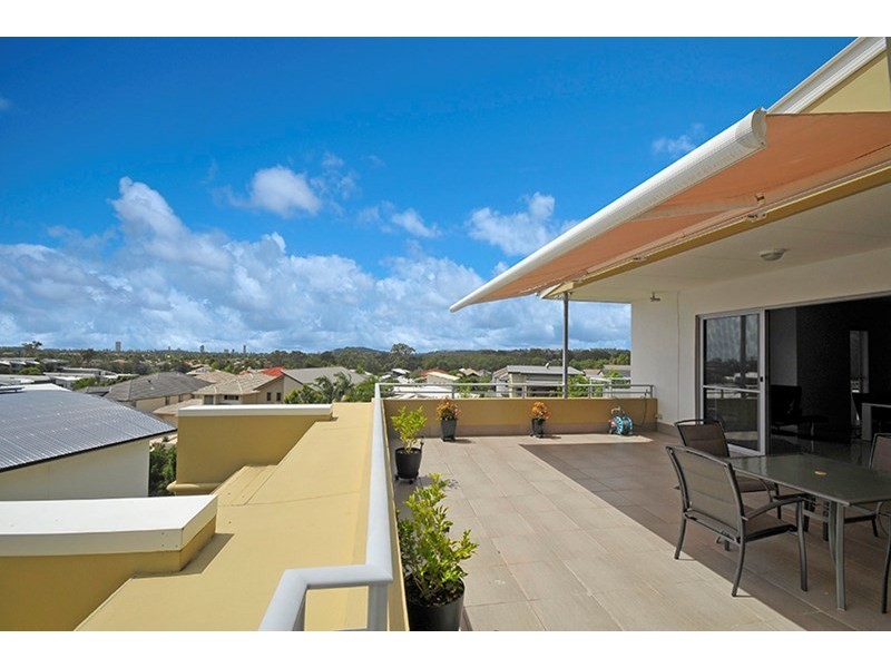 18/10 Valbonne Avenue, Varsity Lakes QLD 4227