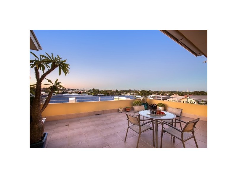 18/10 Valbonne Avenue, Varsity Lakes QLD 4227