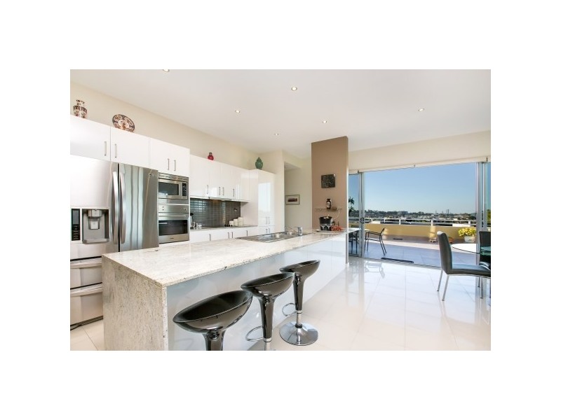 18/10 Valbonne Avenue, Varsity Lakes QLD 4227