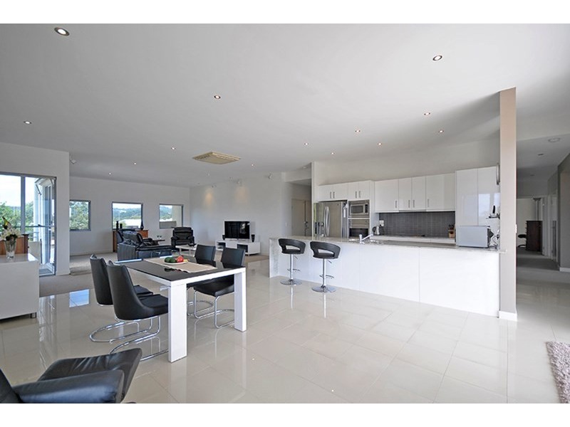 18/10 Valbonne Avenue, Varsity Lakes QLD 4227