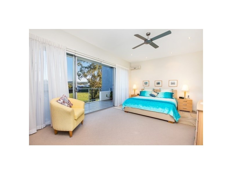 18/10 Valbonne Avenue, Varsity Lakes QLD 4227