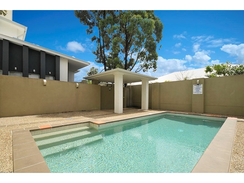 18/10 Valbonne Avenue, Varsity Lakes QLD 4227