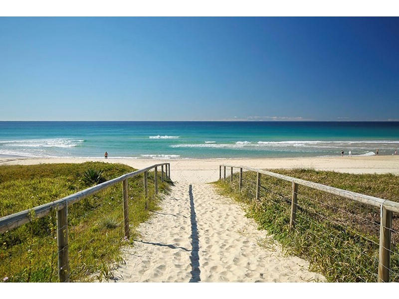 4/18 Peerless Avenue, Mermaid Beach QLD 4218