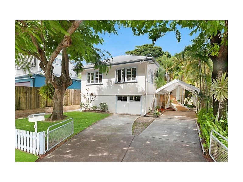 4 Lang Street, Bilinga QLD 4225