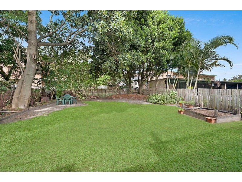 4 Lang Street, Bilinga QLD 4225