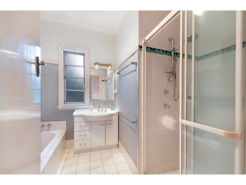 4 Lang Street, Bilinga QLD 4225