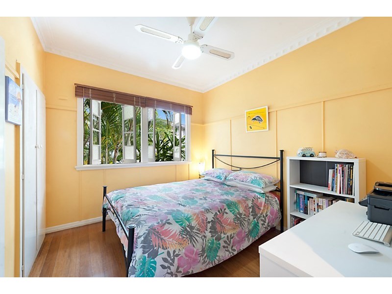 4 Lang Street, Bilinga QLD 4225