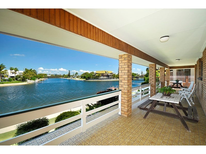 8 Ondine Court, Mermaid Waters QLD 4218