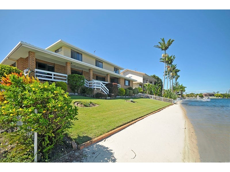 8 Ondine Court, Mermaid Waters QLD 4218