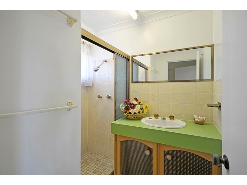 8 Ondine Court, Mermaid Waters QLD 4218