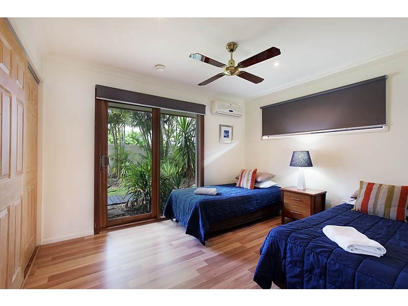 11 Andrea Avenue, Broadbeach QLD 4218