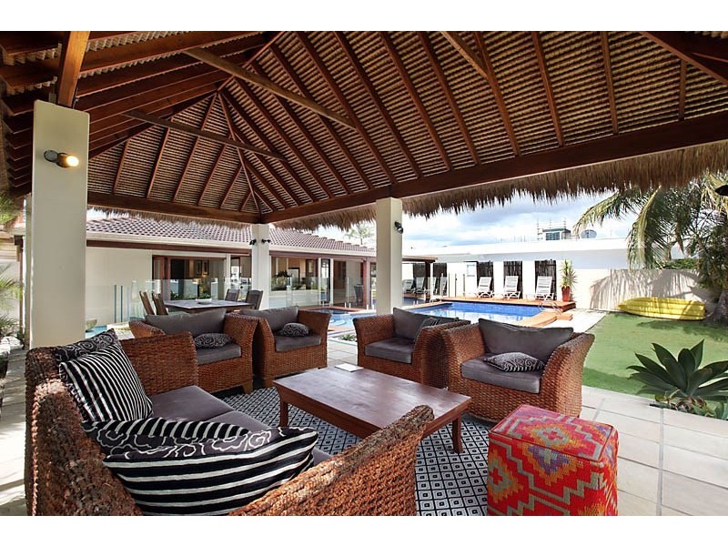 11 Andrea Avenue, Broadbeach QLD 4218