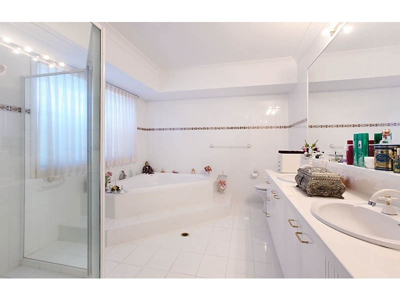 2 Key Largo, Clear Island Waters QLD 4226