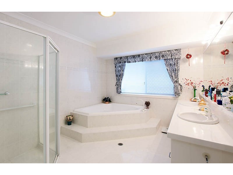 2 Key Largo, Clear Island Waters QLD 4226