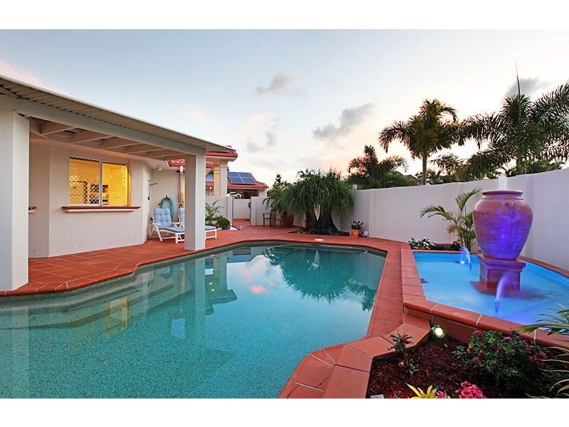 2 Key Largo, Clear Island Waters QLD 4226