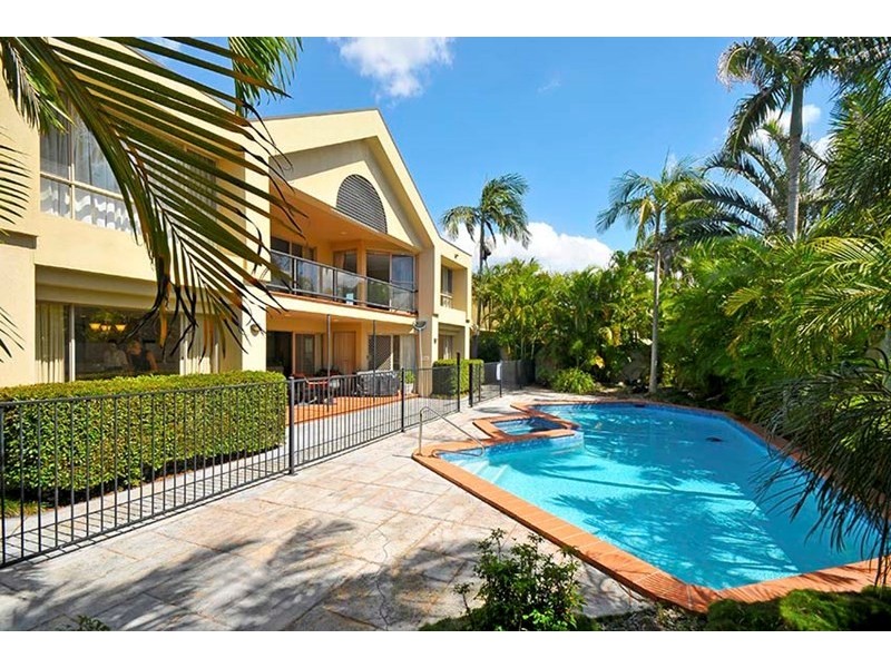 38 Beauty Point Drive, Robina QLD 4226