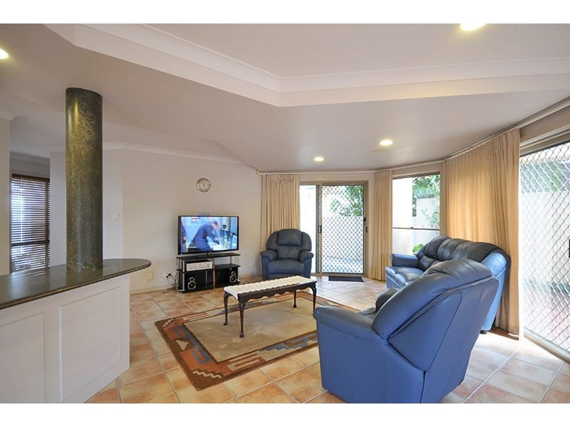 38 Beauty Point Drive, Robina QLD 4226