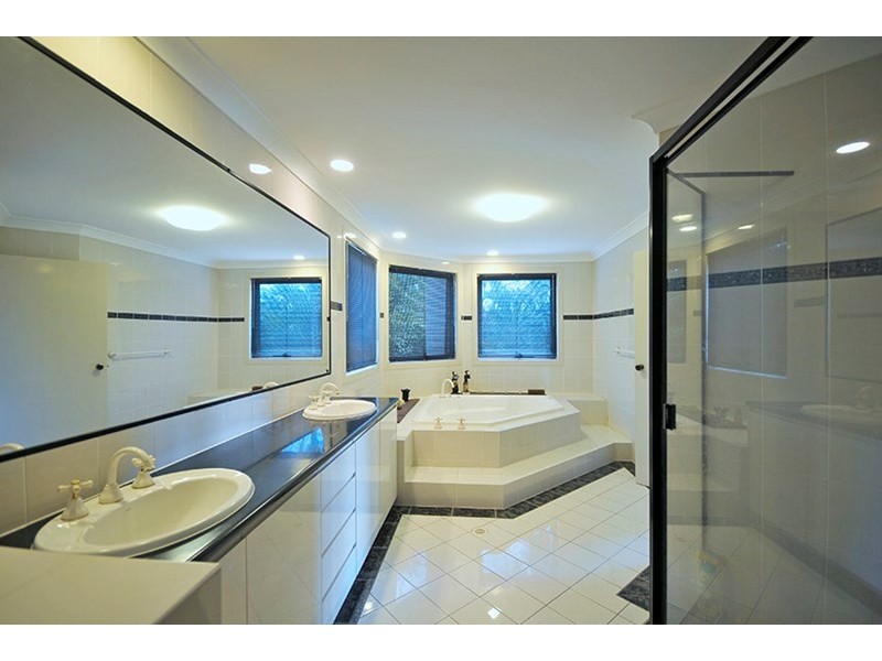 38 Beauty Point Drive, Robina QLD 4226