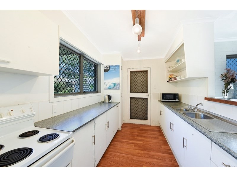 2/947 Gold Coast Highway, Palm Beach QLD 4221