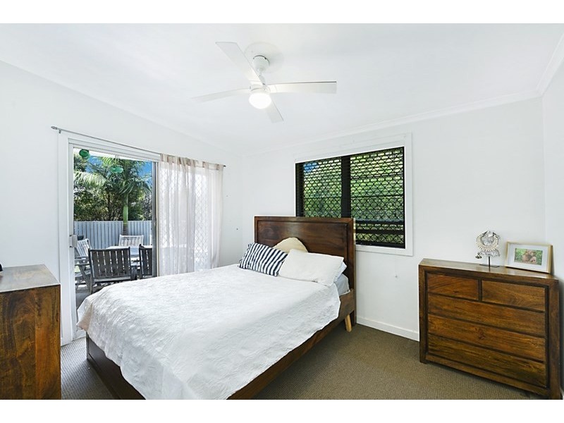 2/947 Gold Coast Highway, Palm Beach QLD 4221