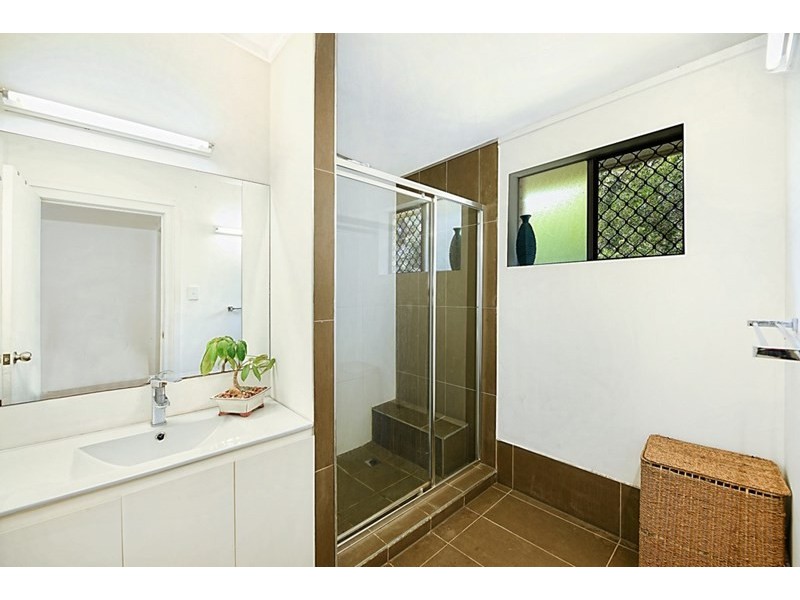 2/947 Gold Coast Highway, Palm Beach QLD 4221