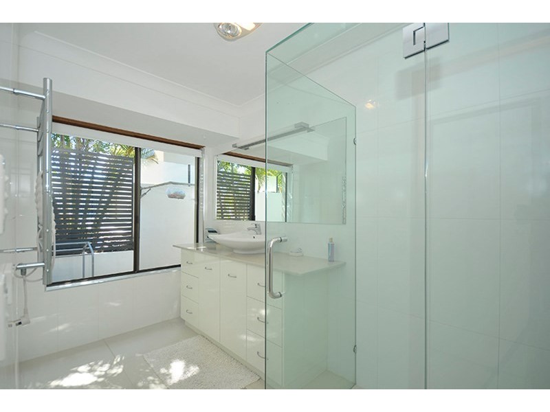 19 Grenaside Court, Robina QLD 4226