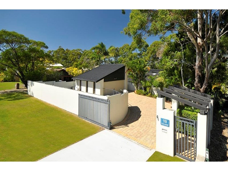 19 Grenaside Court, Robina QLD 4226