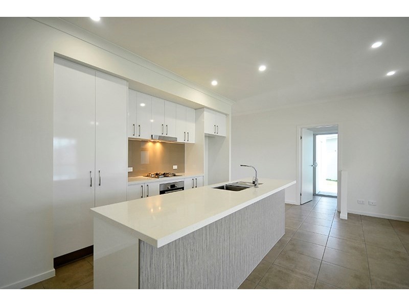 2 Apple Berry Avenue, Coomera QLD 4209