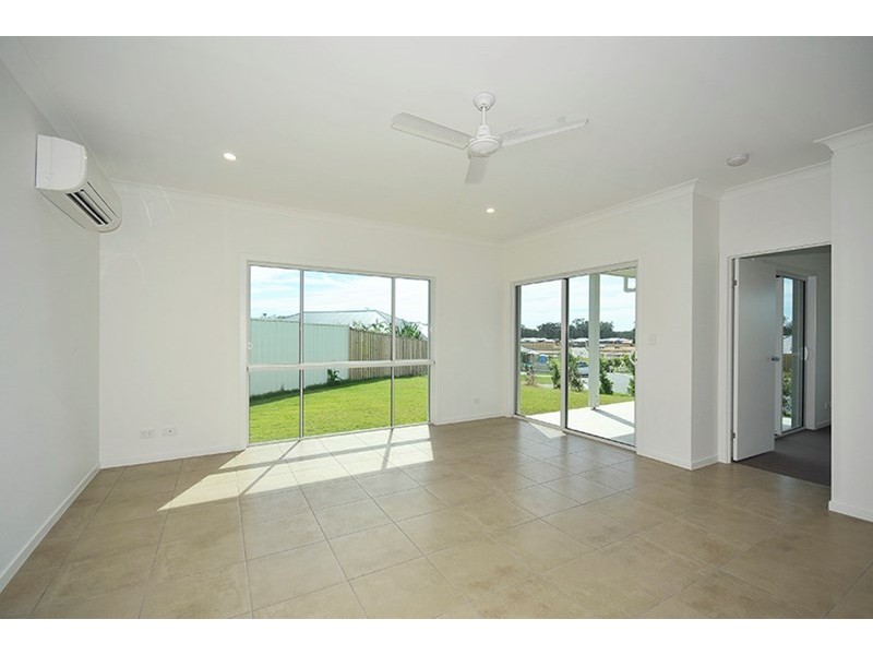 2 Apple Berry Avenue, Coomera QLD 4209